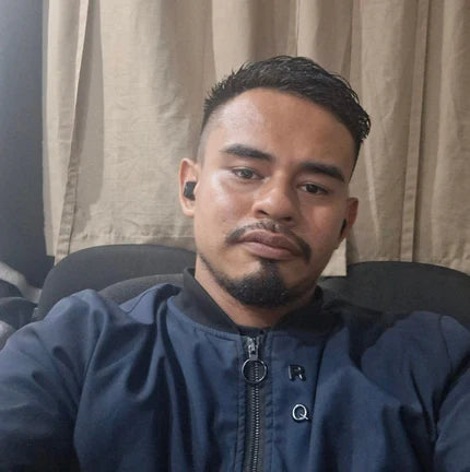 <em><strong>Andrés M.</strong></em>